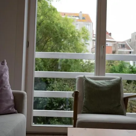 Light-filled With Private Garden Apartment Ostende