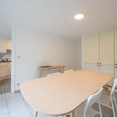 Light-filled With Private Garden *