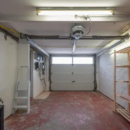 アパート Light-filled With Private Garden オステンド