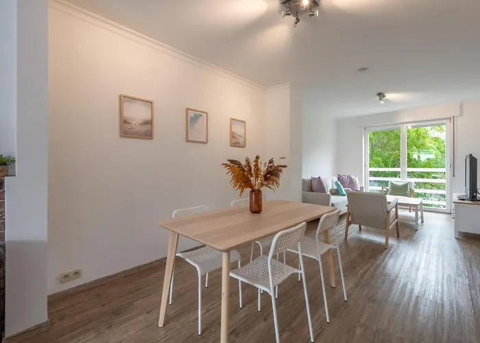 Light-filled With Private Garden Apartamento